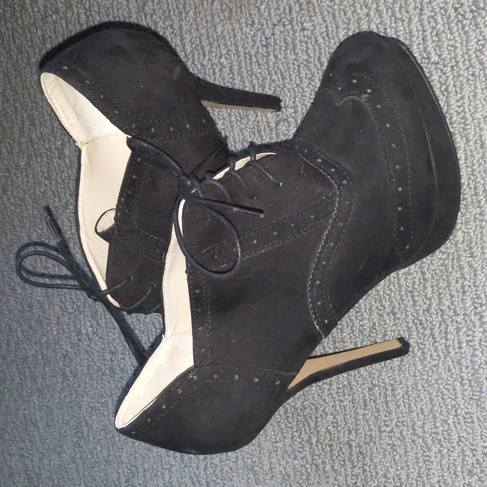 Forever 21 black stiletto faux suede